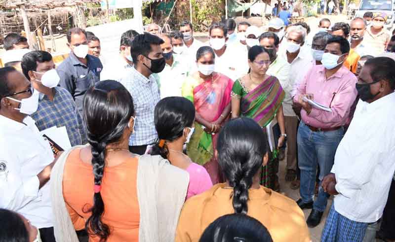 32 సభల్లో 1,176 దరఖాస్తులు