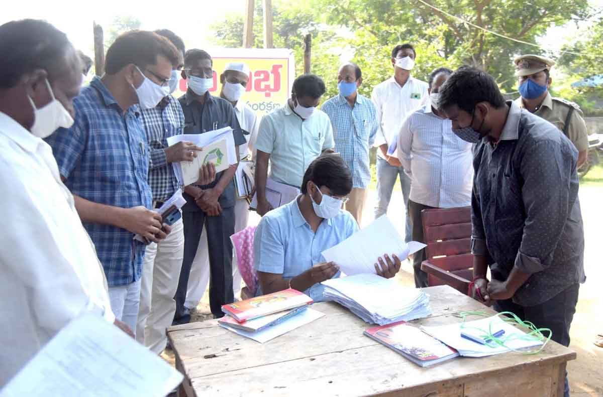 అర్హులందరికీ న్యాయం చేస్తాం