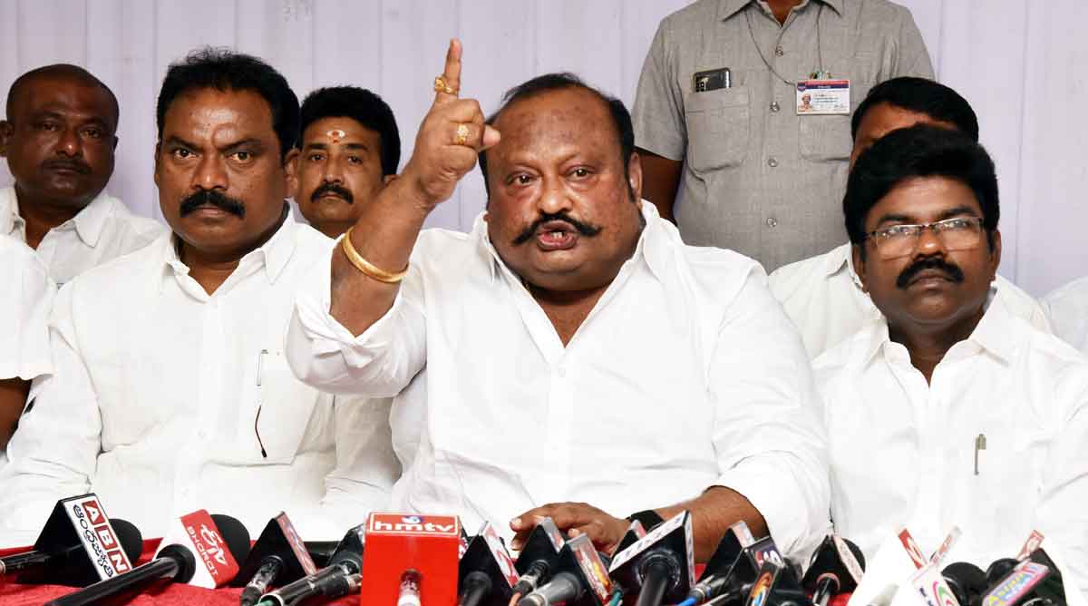 వడ్లు కొంటరా.. కొనరా..