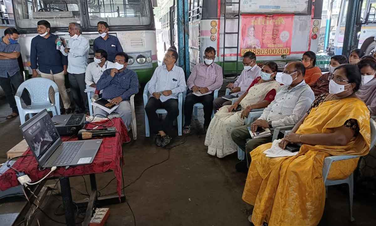 ఆర్టీసీ ఆర్థికాభివృద్ధికి కృషి చేయాలి