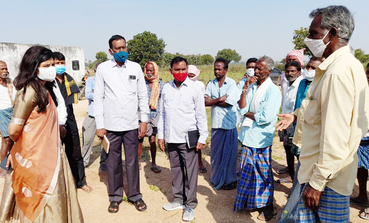 బృహత్‌ పల్లెప్రకృతివనాన్ని త్వరితగతిన తీర్చిదిద్దాలి