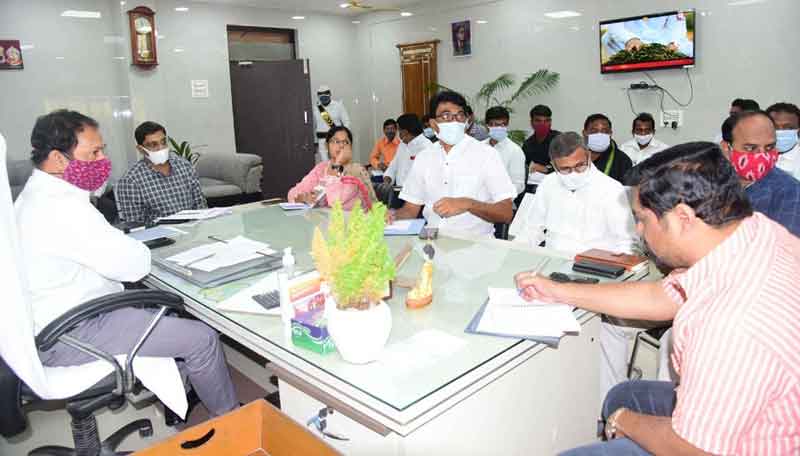 ధాన్యం కొనుగోళ్లలో వేగం పెంచండి