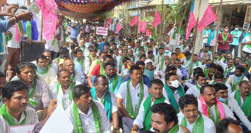 రైతుల బతుకులు ఆగం చేస్తున్న బీజేపీ