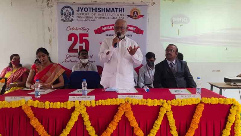 విద్యార్థులు మెళకువలు నేర్చుకోవాలి