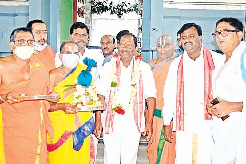 ధర్మపురిని ఆదర్శంగా తీర్చిదిద్దుతాం