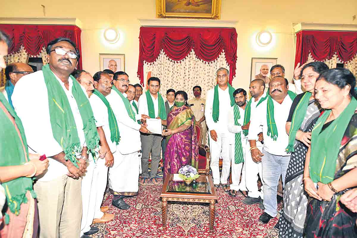 కొనుగోలుపై స్పష్టత ఇవ్వాలి