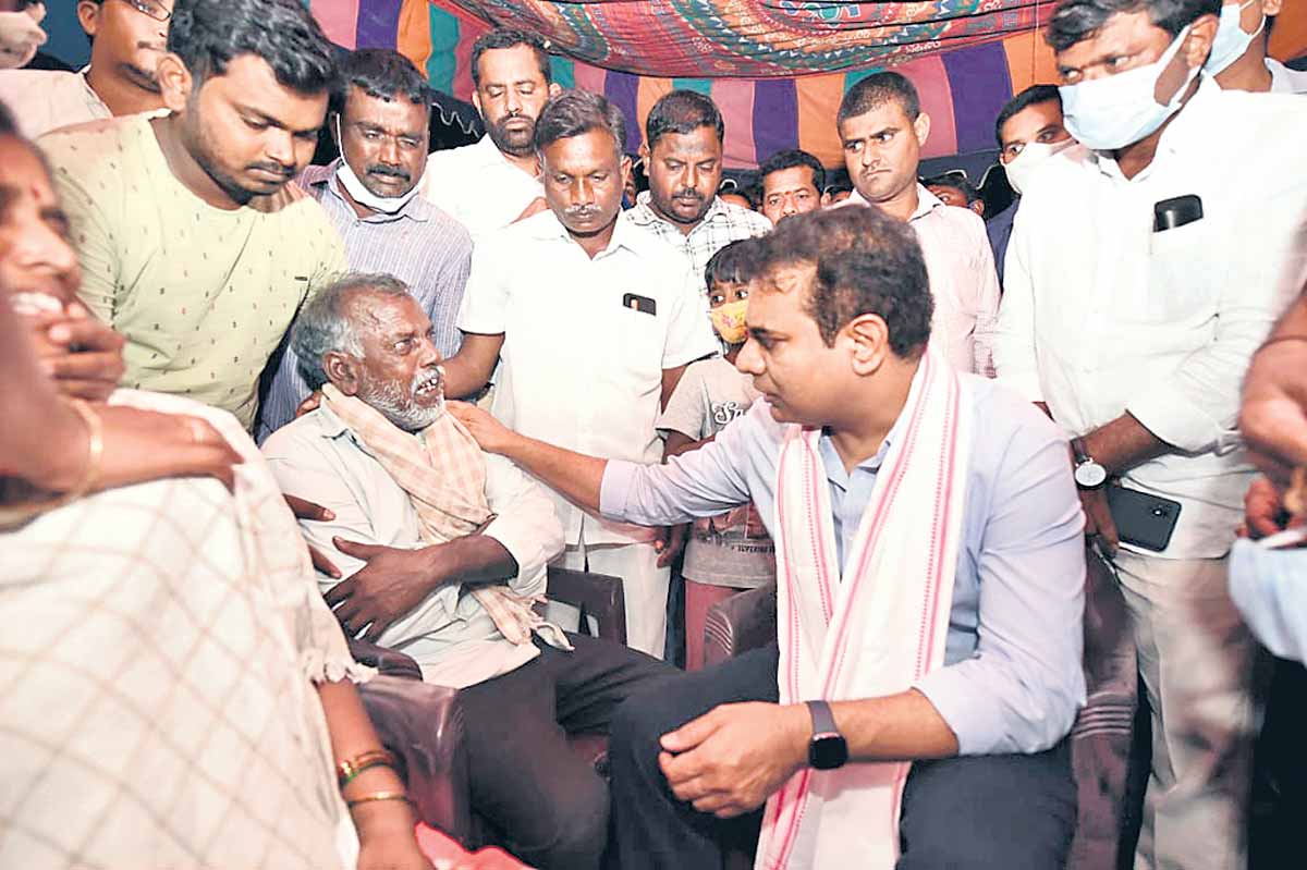 పోడు రైతుల నుంచి డబ్బులు వసూలు చేస్తే జైలే