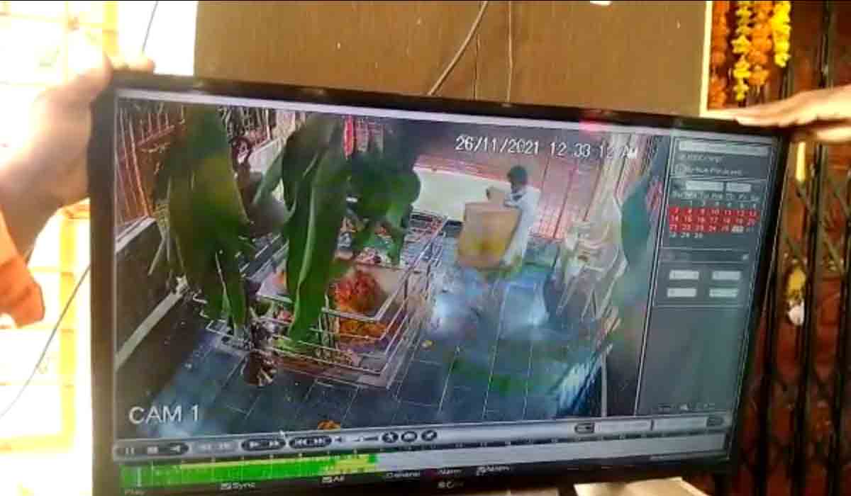 Robbery | రేణుకా ఎల్లమ్మ ఆలయంలో చోరీ.. హుండీ ఎత్తుకెళ్లిన దొంగలు