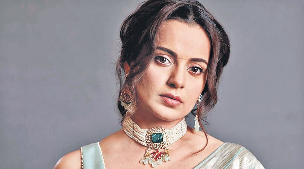 కంగనపై కేసు పెట్టండి