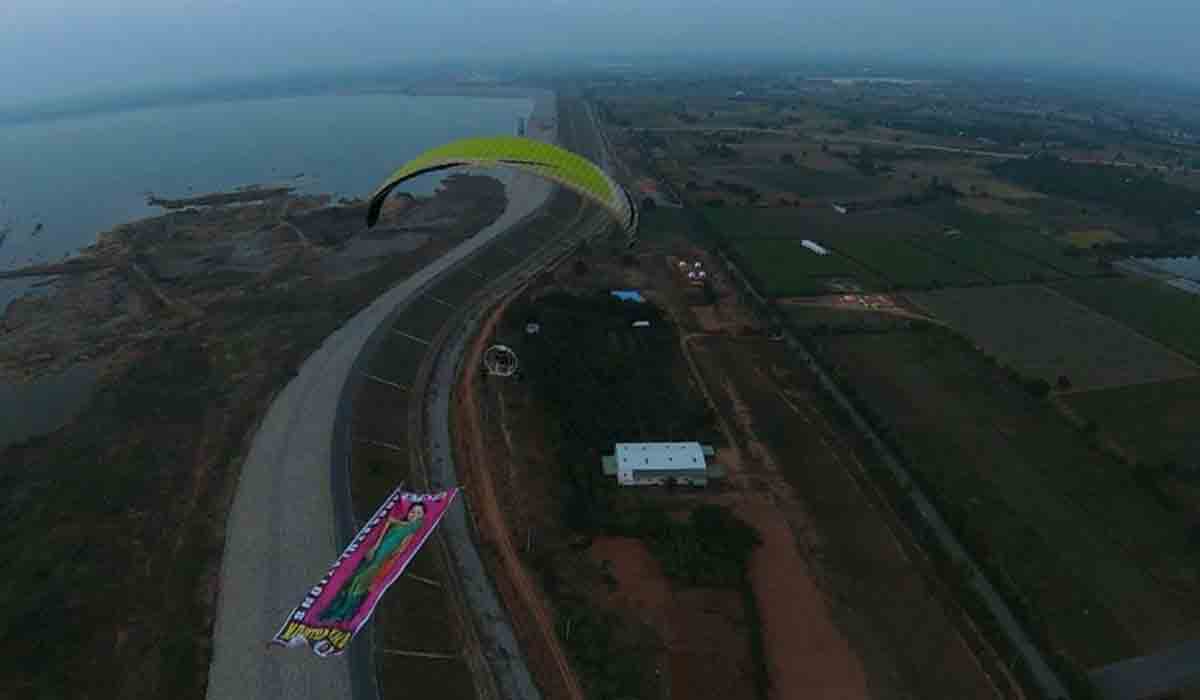 టీఆర్ఎస్ ఎమ్మెల్సీ క‌విత‌కు వినూత్నంగా శుభాకాంక్ష‌లు