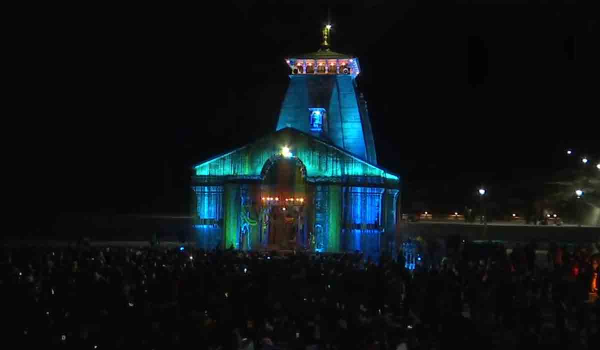 Kedarnath Temple: రంగురంగుల కాంతుల్లో క‌ల‌ర్‌ఫుల్‌గా కేదార్‌నాథ్‌