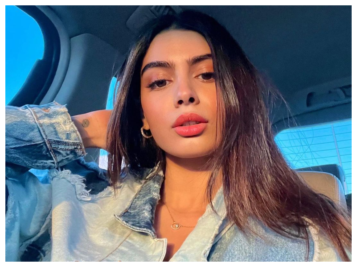 Khushi Kapoor | అందాలతో షేక్ చేస్తున్న ఖుషి కపూర్..