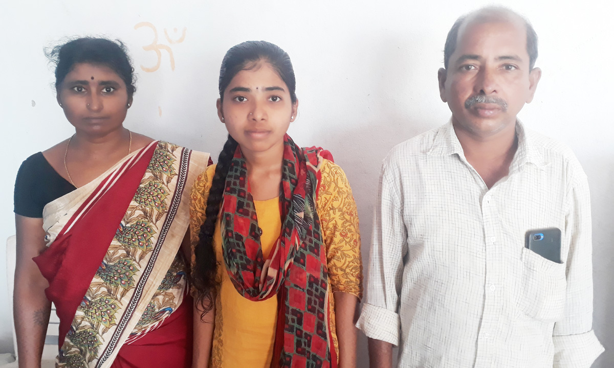 చదువులో సత్తా చాటుతున్న ఊర్మిల