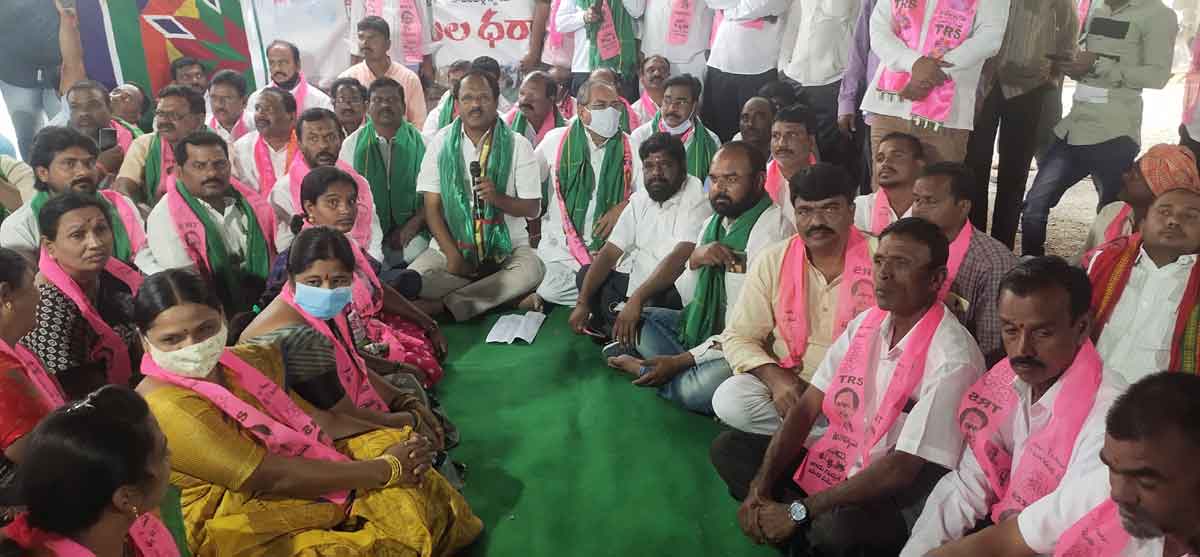 వడ్లు కొంటమని స్పష్టమైన హామీ ఇవ్వాలి