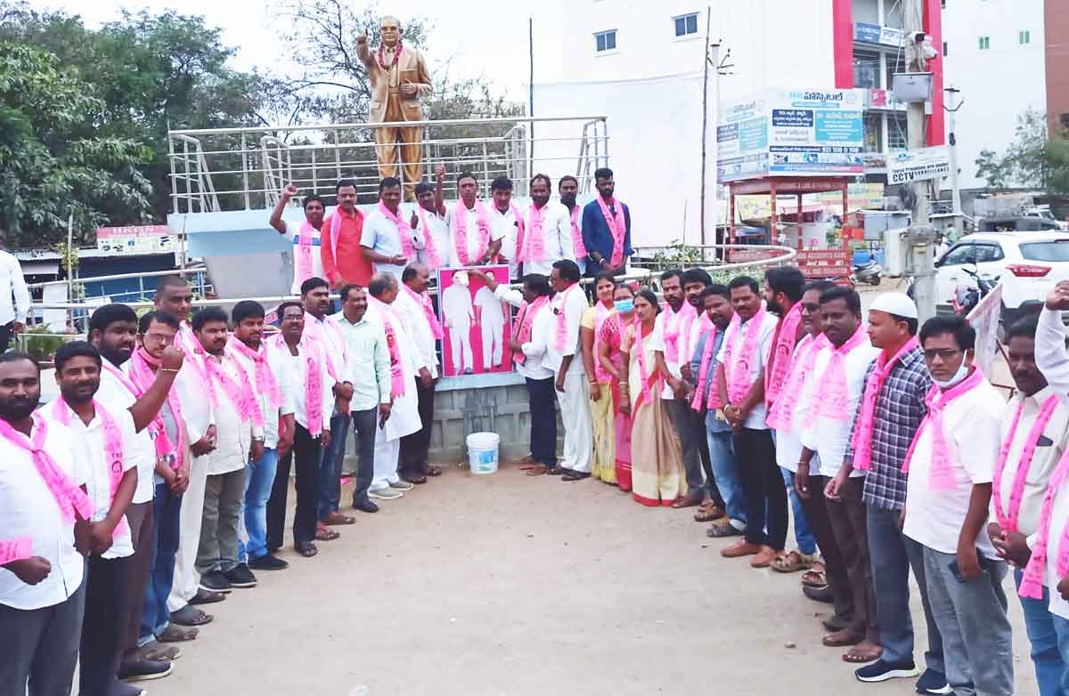 వెన్నంటే నిలిచి..రైతును గెలిపించి