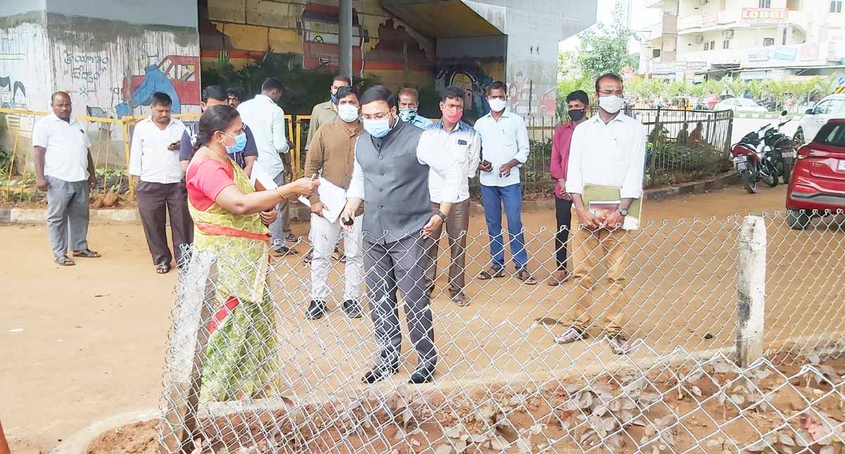 ప్రతి ఇంటికీ నల్లా కనెక్షన్‌ ఇవ్వాలి