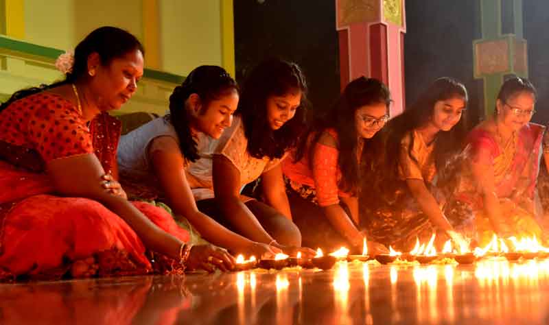 ఆలయాలకు కార్తీక శోభ