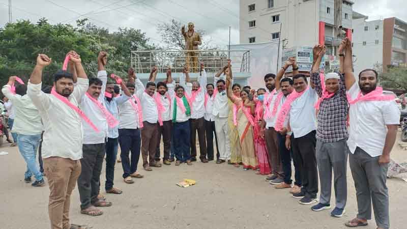 సాగు చట్టాల రద్దు హర్షణీయం