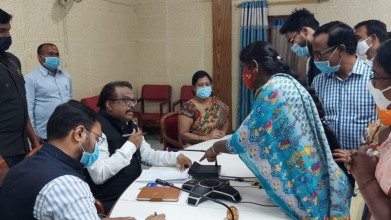 ప్రతి సమస్యనూ పరిష్కరించాలి