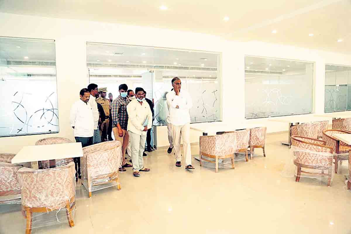 సకల సదుపాయాలతో త్రీస్టార్‌ హోటల్‌