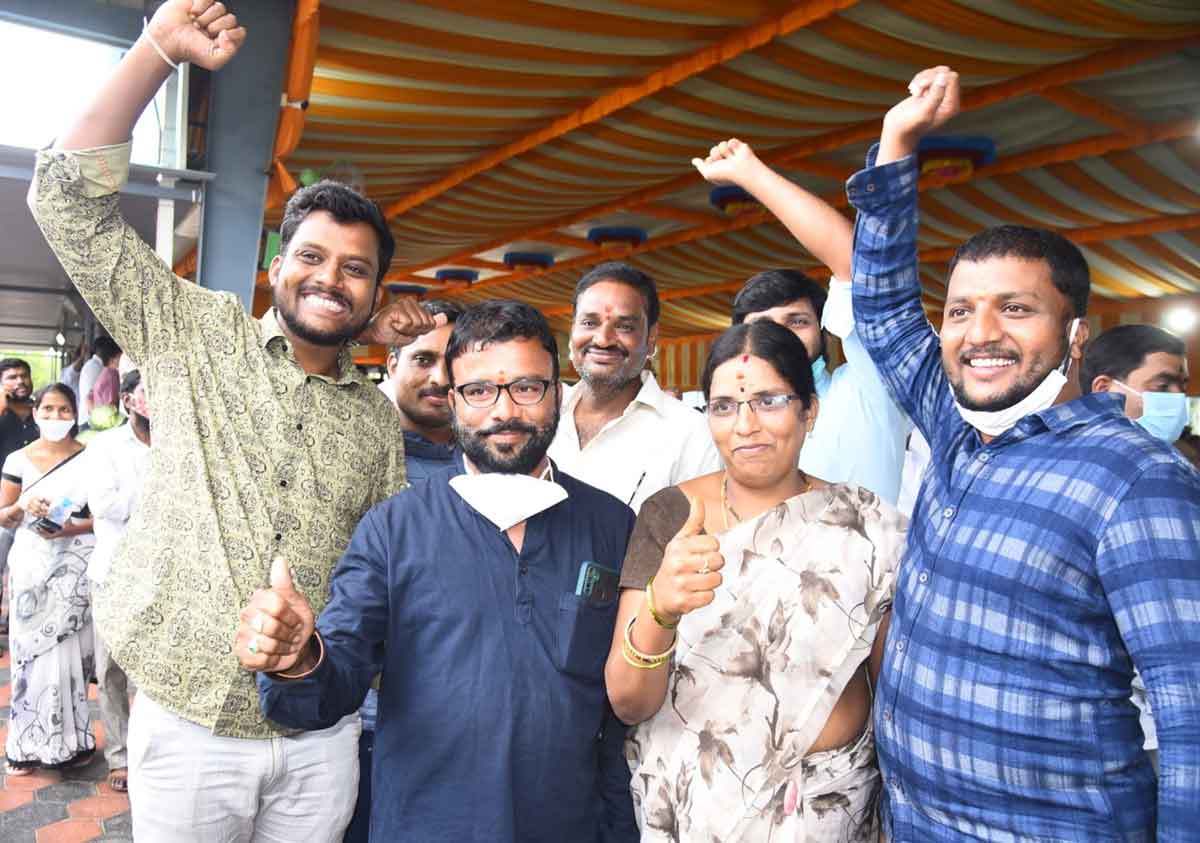 లక్కు చిక్కింది..