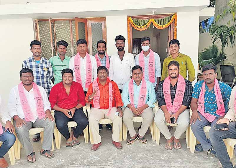 ఈటల జాగ్రత్తగా మాట్లాడు..!