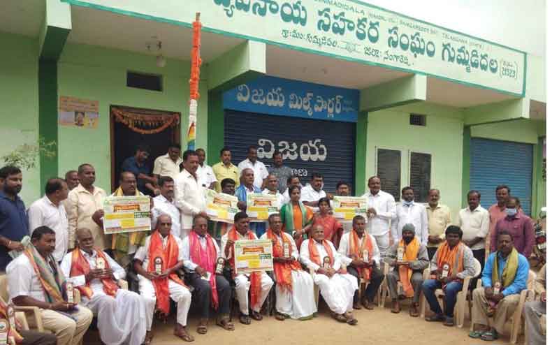 ఉత్తమ రైతులకు సన్మానం