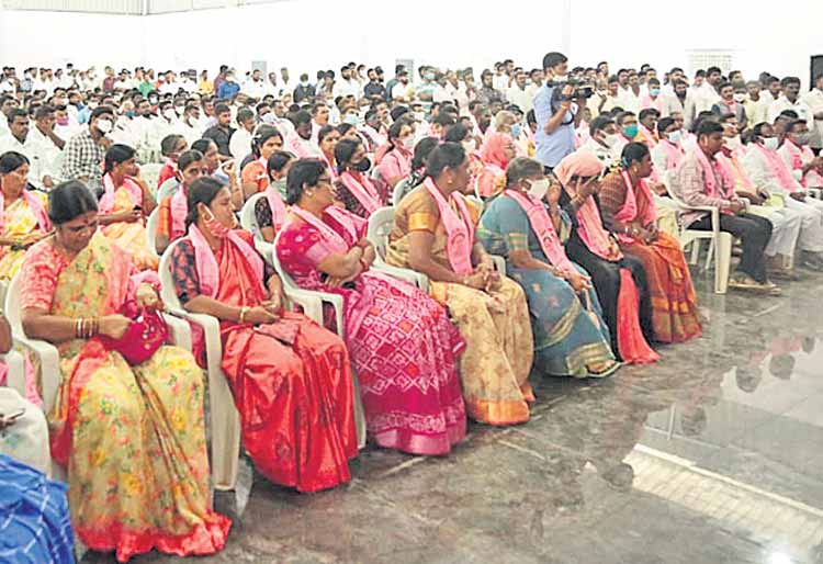 యాదాద్రి లక్ష్మీనర్సింహుడికి 37 తులాల బంగారం