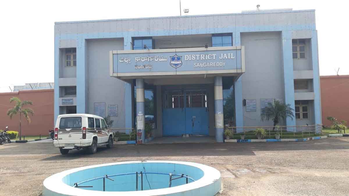 సిబ్బంది లేక ఇబ్బంది