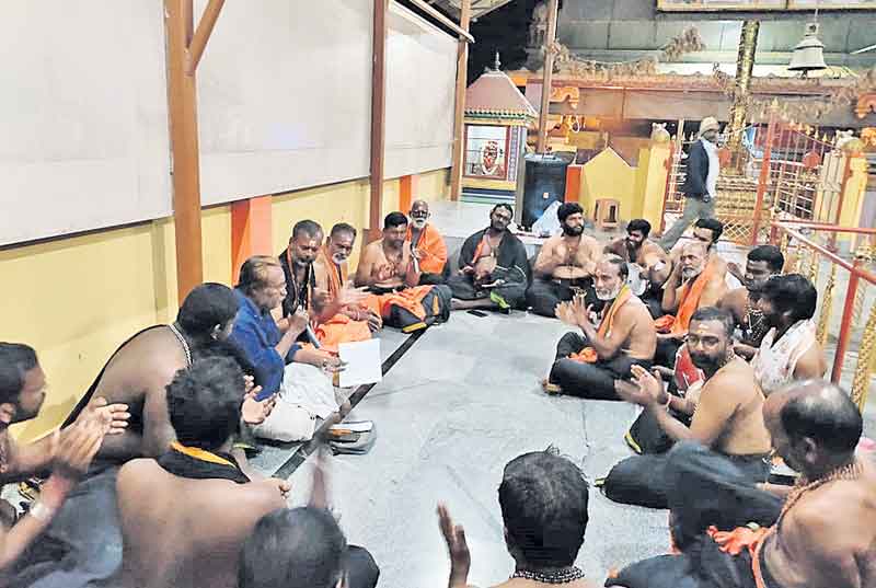 అయ్యప్ప దీక్షతో సన్మార్గంలో యువత