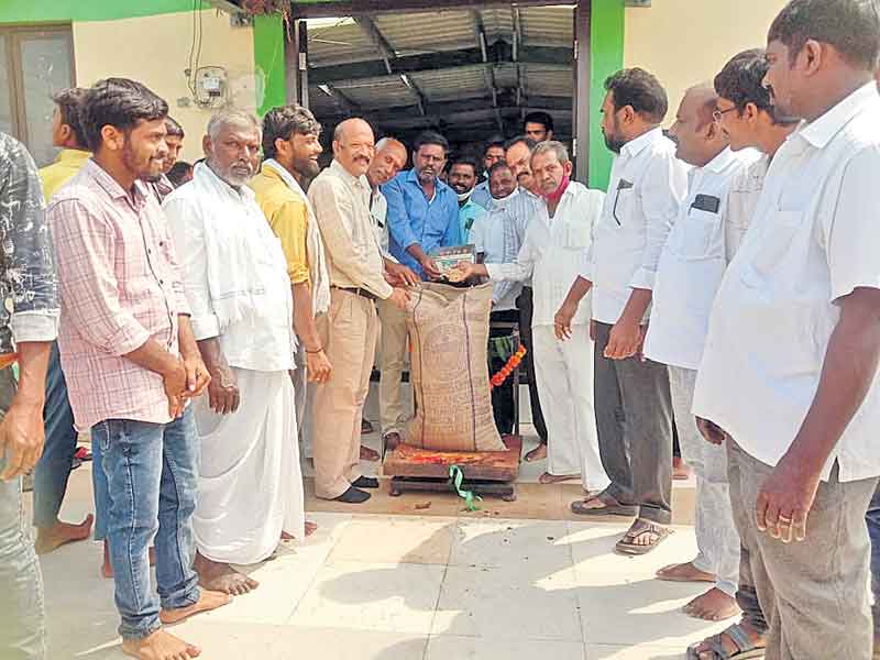 కేంద్రాలను సద్వినియోగం చేసుకోవాలి