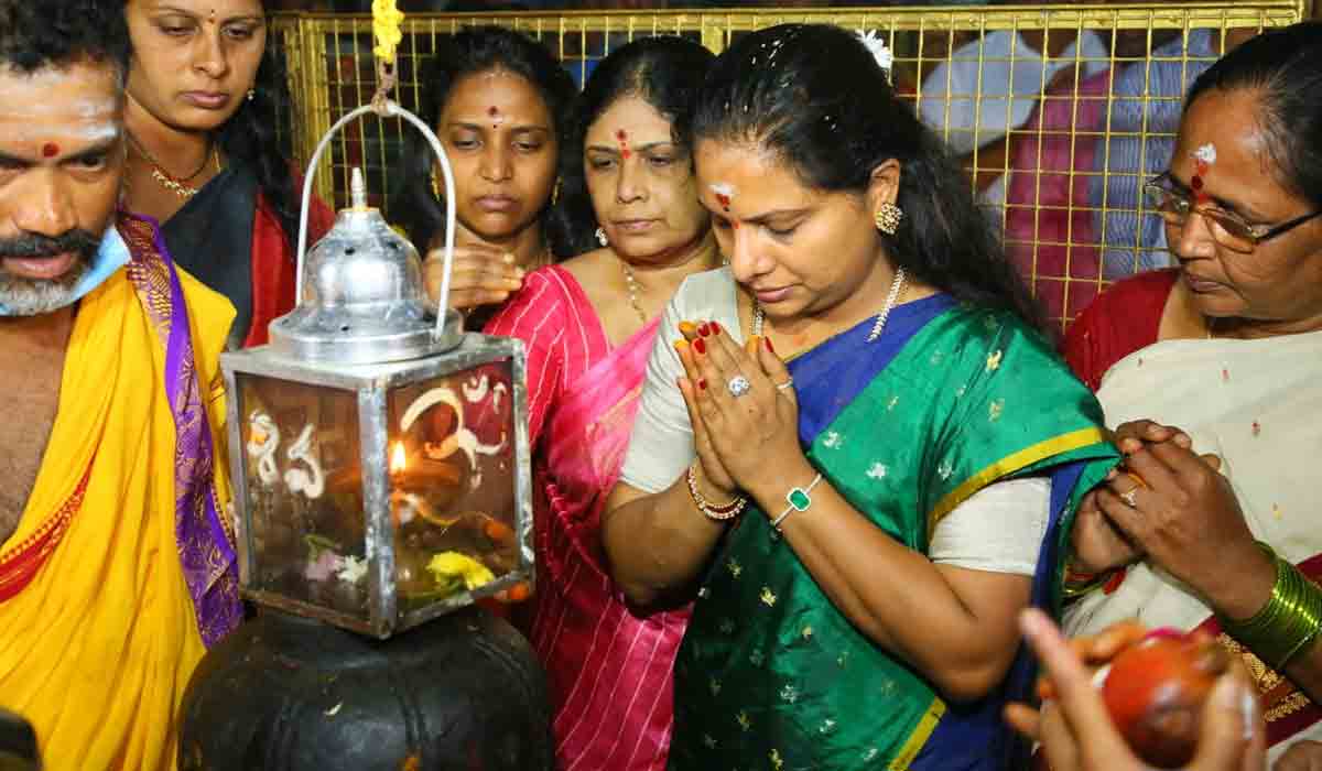 Karthika pournami | నీలకంఠేశ్వరునికి ఎమ్మెల్సీ కవిత ప్రత్యేక పూజలు