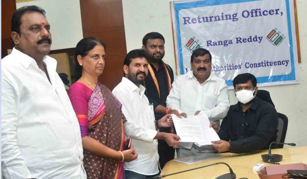 స్థానిక ఎమ్మెల్సీకి నామినేషన్లు