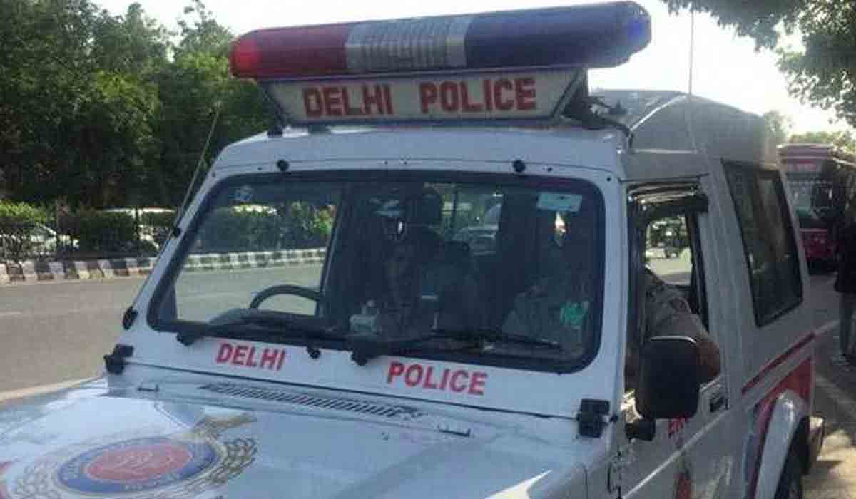 సోష‌ల్ మీడియాలో బూతు ఫొటోలు.. బంధువు భార్య‌కు వేధింపులు..!