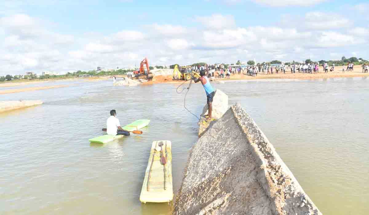 మానేరు వాగులో గల్లంతైన మరో విద్యార్థి మృతదేహం లభ్యం