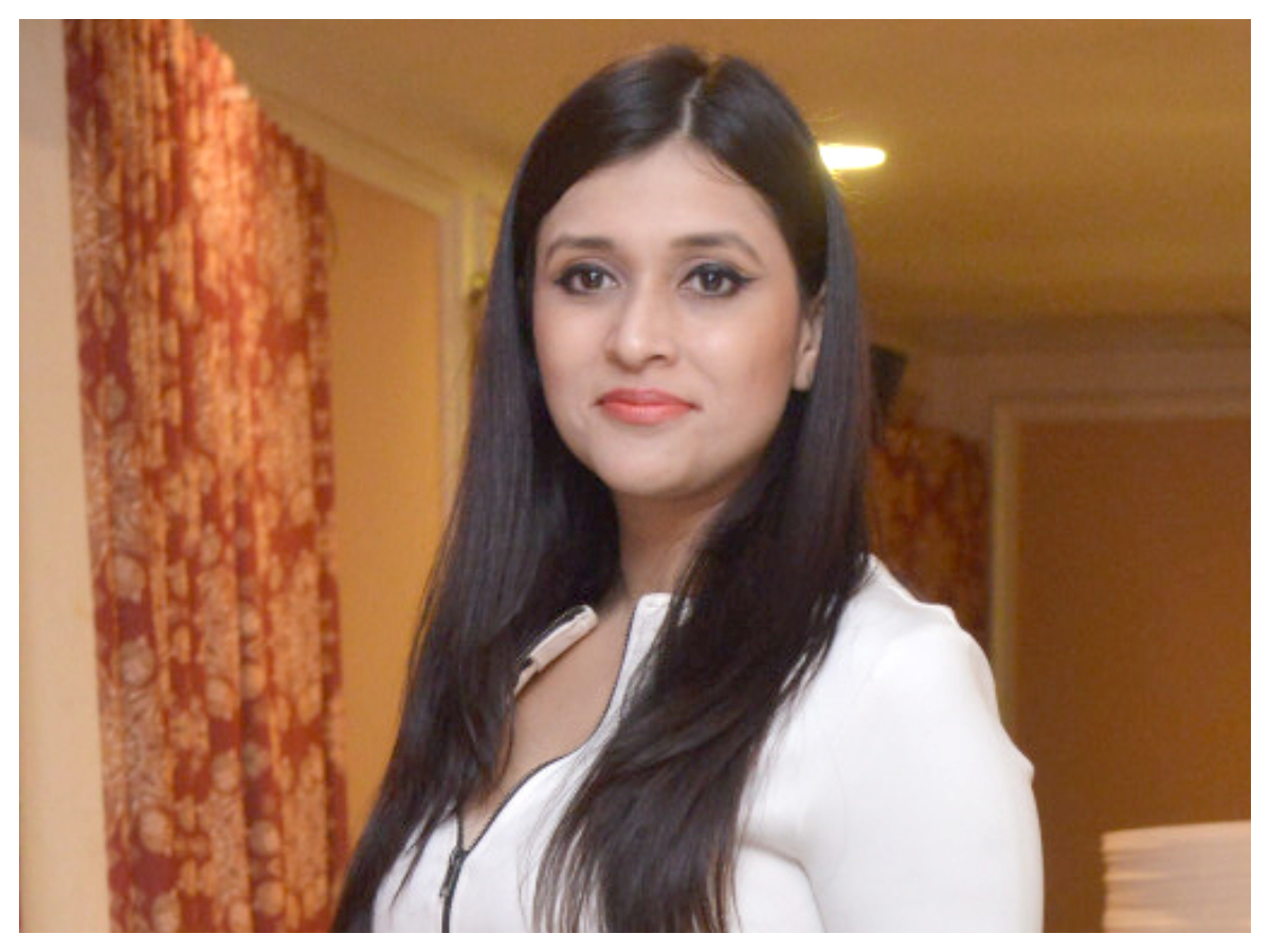 Mannara Chopra | సుమన్ టీవీ సౌత్ ఇండియన్ ఫిల్మ్ అవార్డ్స్ ఈవెంట్‌లో మన్నారా చోప్రా..