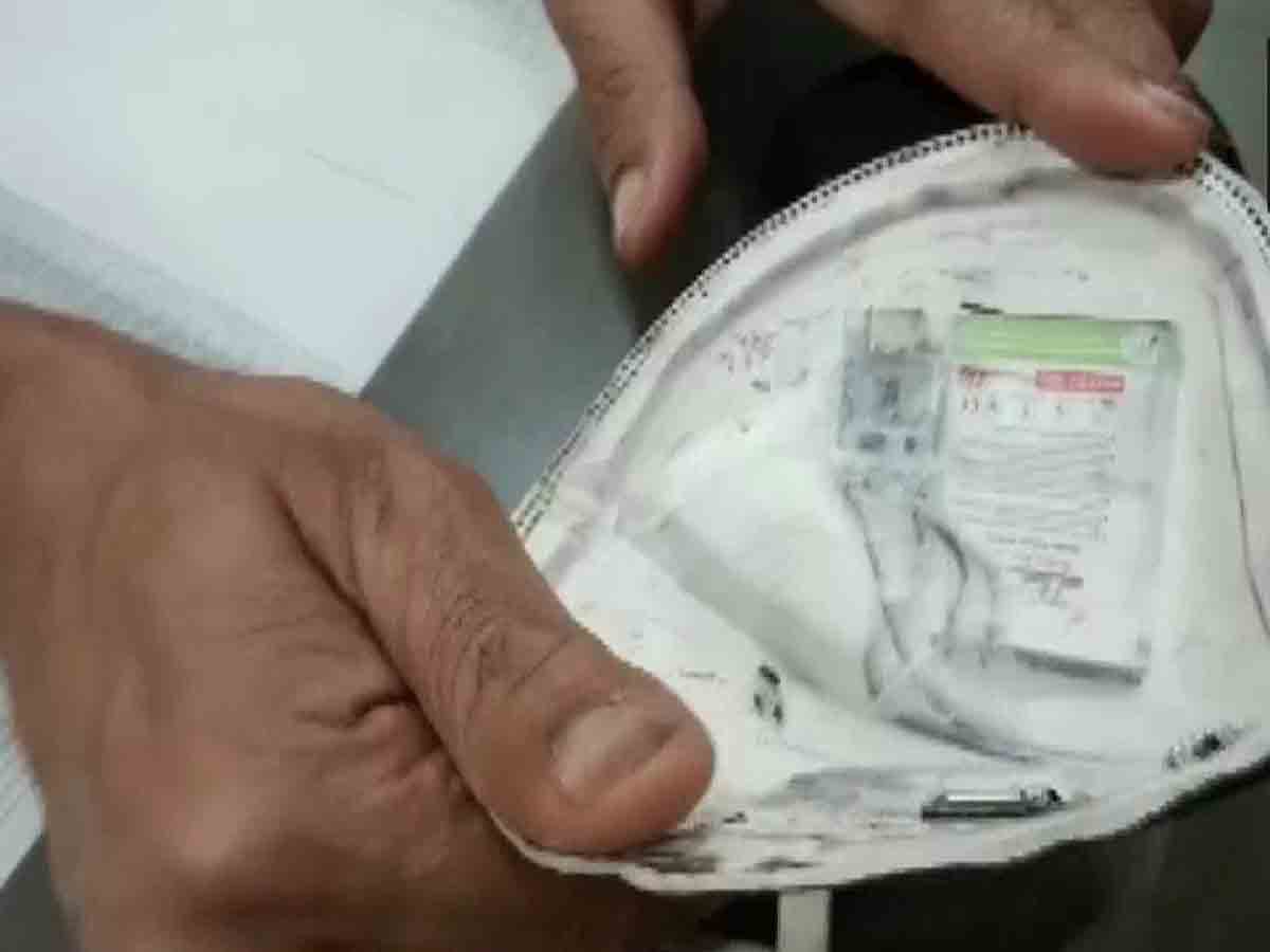 పరీక్షలో హైటెక్‌ చీటింగ్‌.. అభ్యర్థి మాస్కులో సిమ్‌కార్డ్‌, మైక్‌