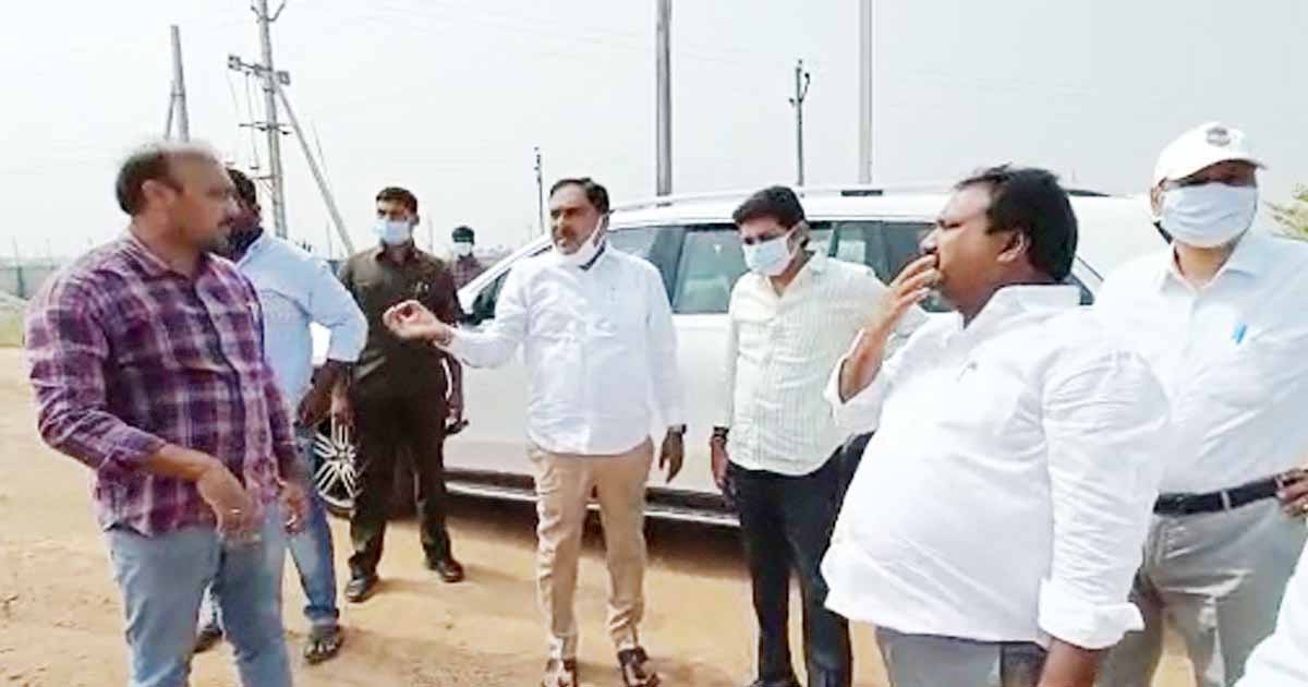 విజయగర్జనకు 130 ఎకరాలిచ్చిన రైతులు