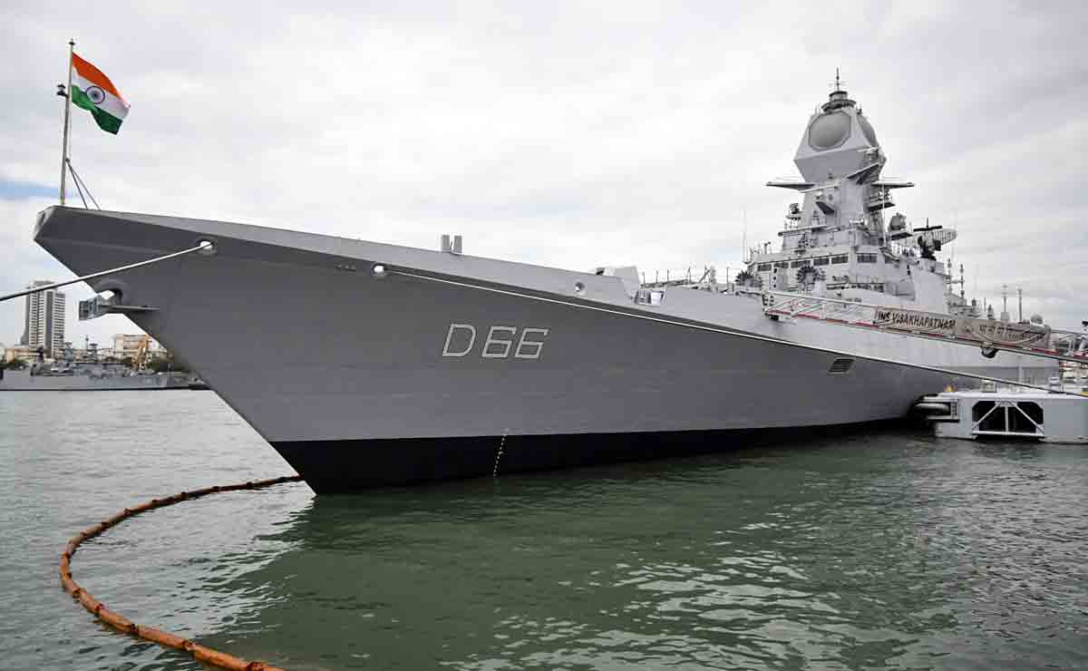 తీర ప్రాంత రక్షణకు విధుల్లోకి ‘ఐఎన్‌ఎస్‌ విశాఖపట్నం’