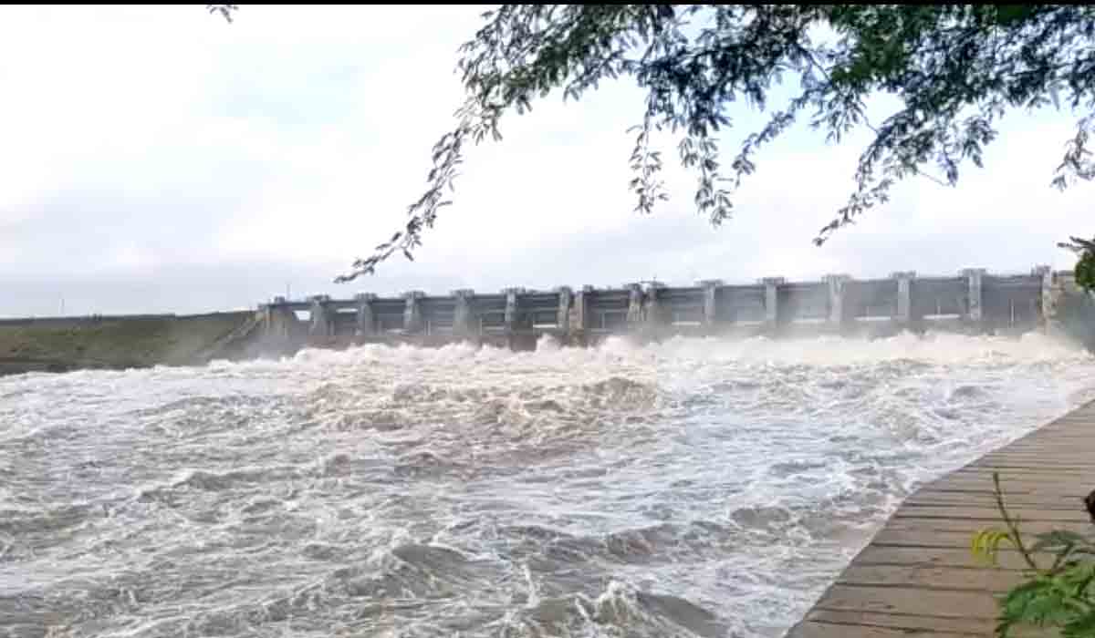 AP News | మైల‌వ‌రం డ్యామ్‌కు పోటెత్తిన వ‌ర‌ద‌.. 1.5 ల‌క్ష‌ల క్యూసెక్కుల నీరు విడుద‌ల‌