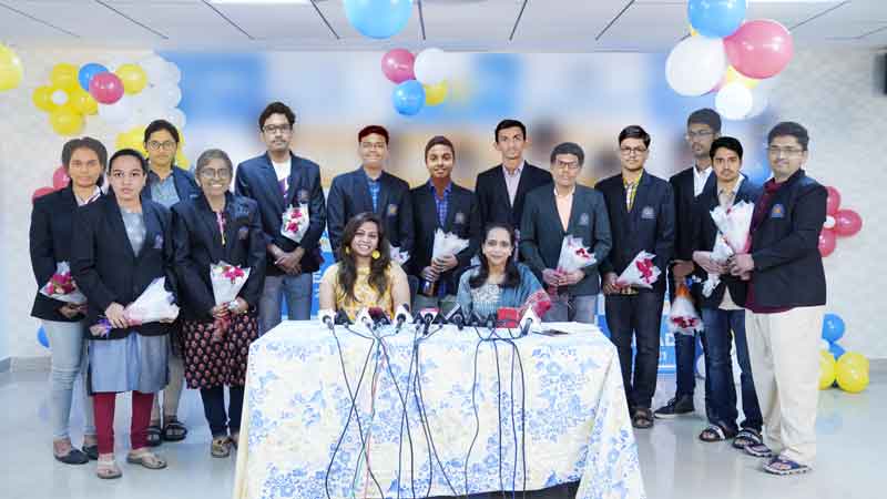 ‘నారాయణ’కు టాప్‌టెన్‌లో 5 ర్యాంకులు