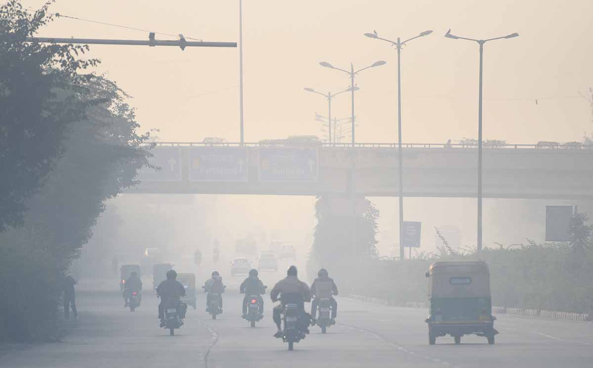 స్టార్‌ హోటల్లో కూర్చొని..రైతులపై నిందలా?