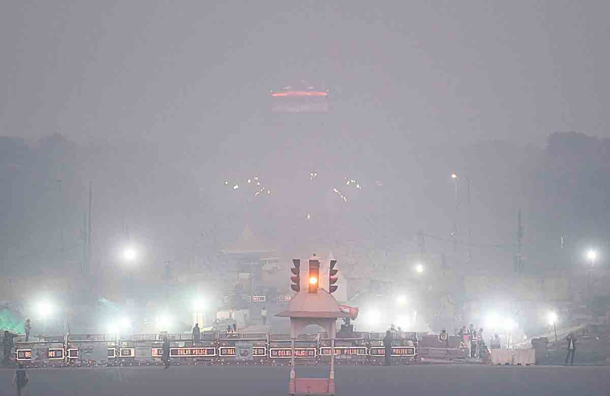 ఏం సంకేతమిస్తున్నాం?