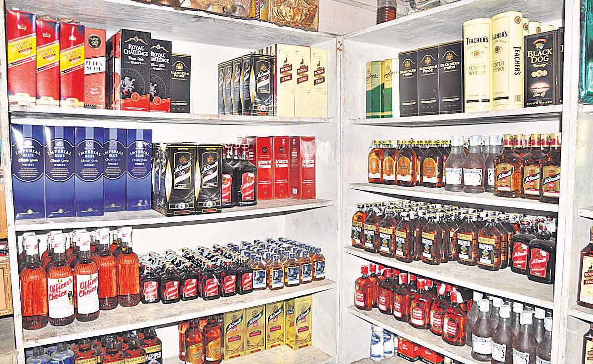 వైన్స్‌ల రిజర్వేషన్‌ ఖరారు