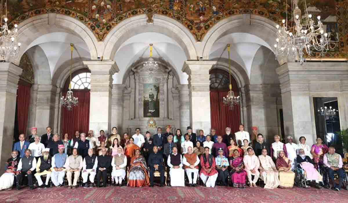 Padma Awardies: ప‌ద్మ అవార్డీల‌తో రాష్ట్ర‌ప‌తి, ప్ర‌ధాని గ్రూప్ ఫొటో