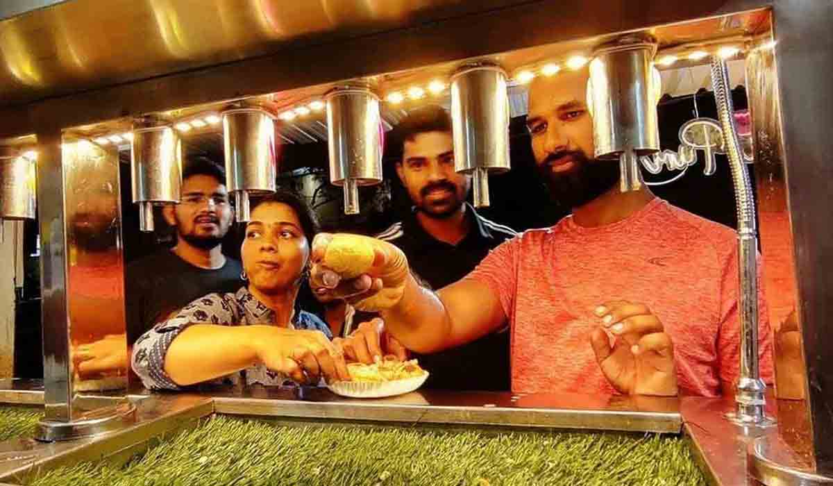 సికింద్రాబాద్‌లో ఆటోమేటిక్ మెషిన్‌తో పానీపూరి స‌ర్వ్..