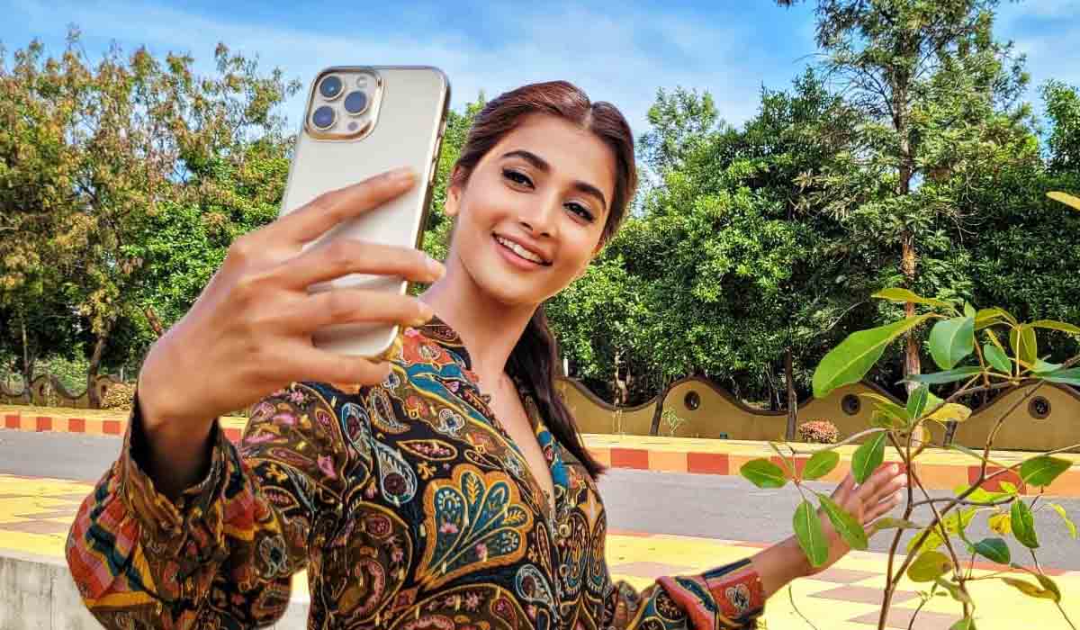 గ్రీన్ ఇండియా ఛాలెంజ్.. మొక్కలు నాటిన పూజా హెగ్డే