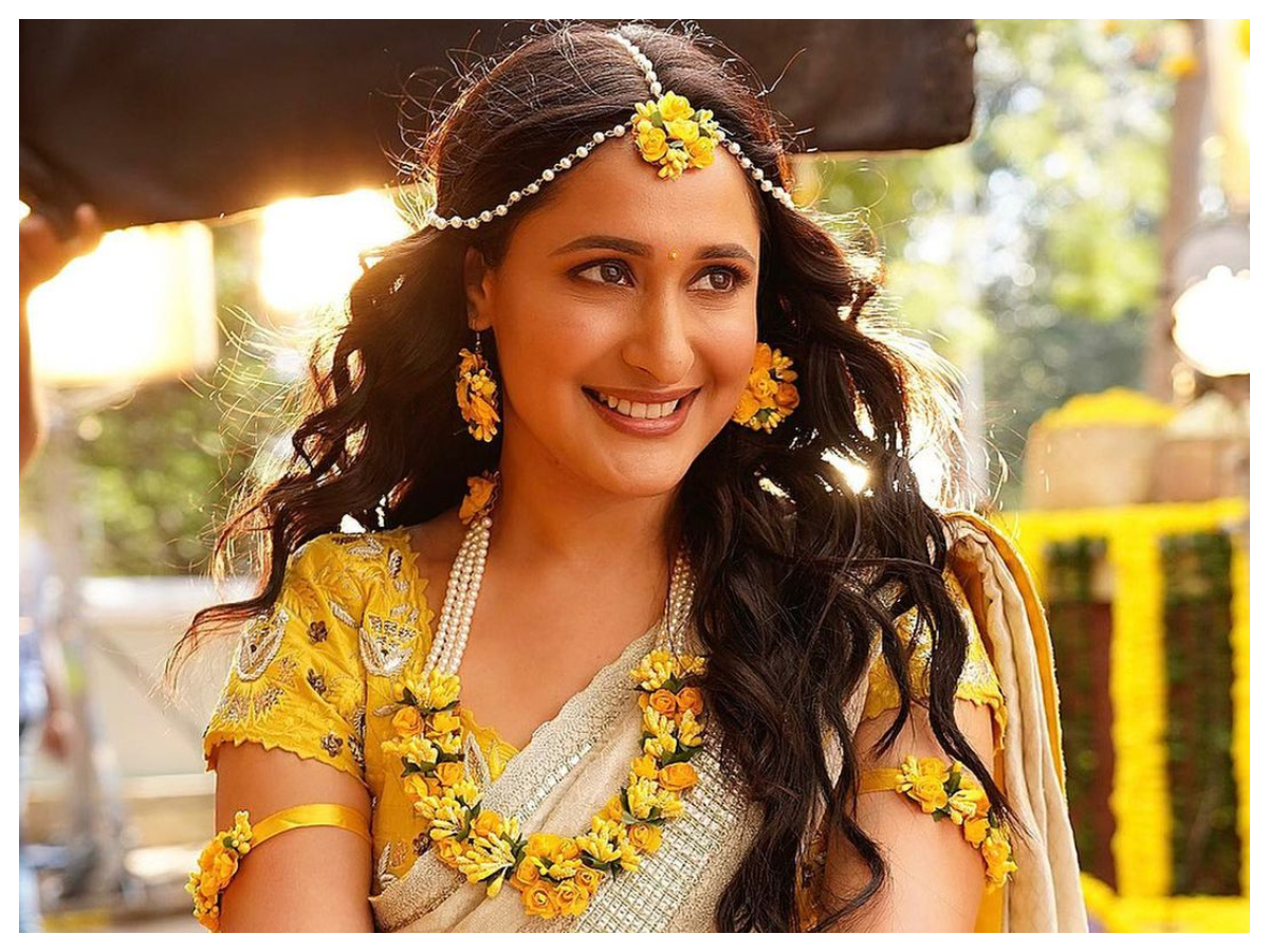 Pragya Jaiswal | అందాల యువరాణిలా ప్రగ్యా జైస్వాల్..