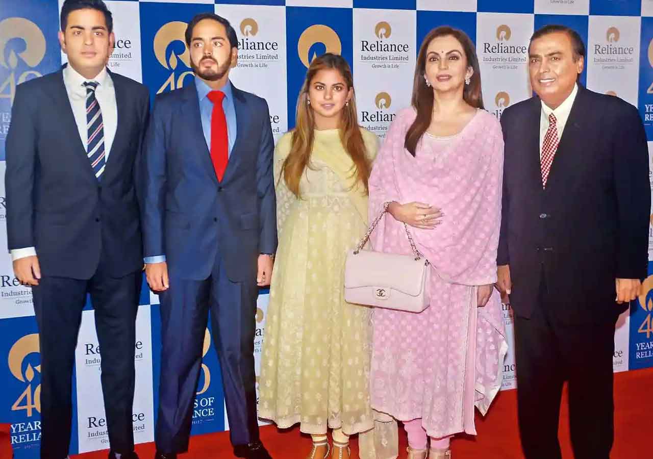 Trust to Control Reliance | ట్ర‌స్ట్ ఆధీనంలోకి రిల‌య‌న్స్‌.. లండ‌న్‌కు ముకేశ్ ఫ్యామిలీ?