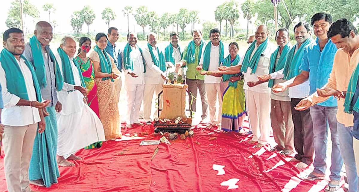 రైతులు కొనుగోలు కేంద్రాన్ని వినియోగించుకోవాలి